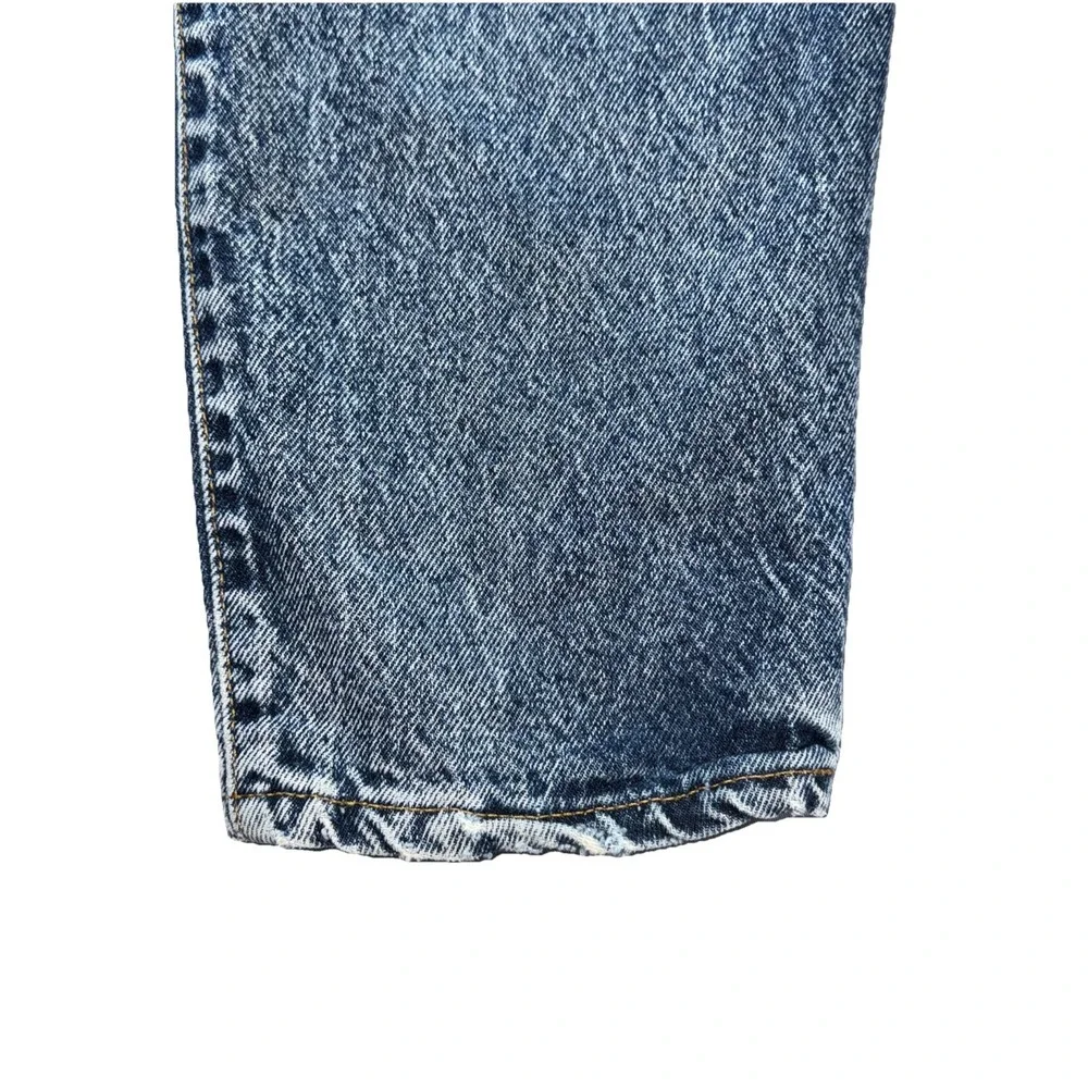 Levis please note